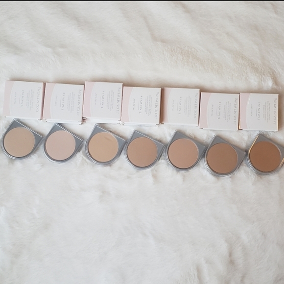 🆕️MK- Ivory Foundation Bundle - Picture 4 of 5